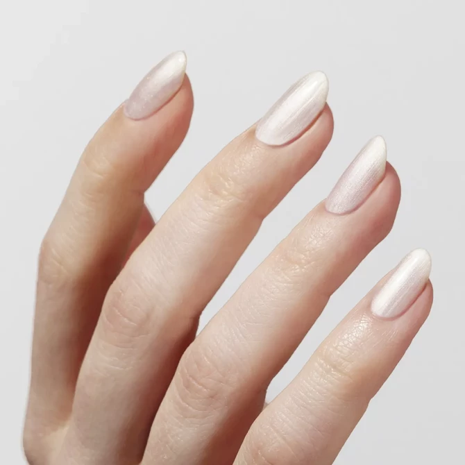Striplac UV Colour Satin White Shimmer, 6,5 ml