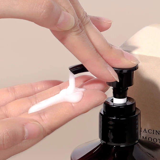 Niacinamide Smoothing Body Lotion, 300 ml